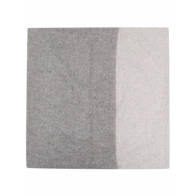 Alonpi Capes In Grey