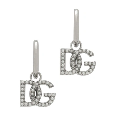 Shop Dolce & Gabbana Single Logo Earring With Pearl Accents In Silver_palladium