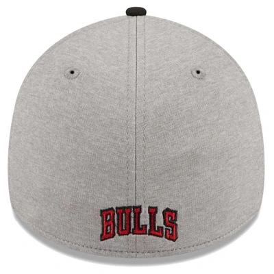Shop New Era Gray/black Chicago Bulls Striped 39thirty Flex Hat