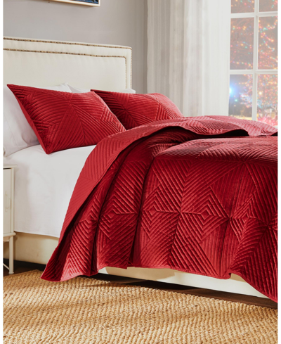 Shop Greenland Home Fashions Riviera Velvet Oversized 3 Piece Quilt Set, Full/queen In Red