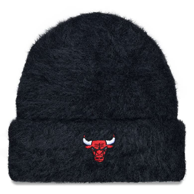 Shop New Era Black Chicago Bulls Fuzzy Thick Cuffed Knit Hat