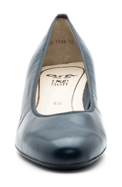 Ara Vivian Pump In Navy