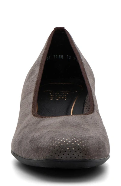 Ara Gabrielle Pump In Street