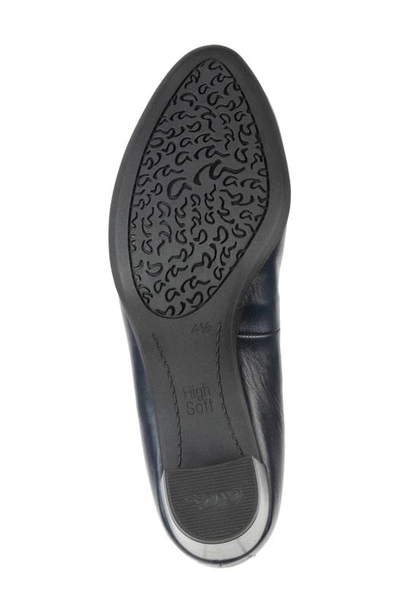 Ara Kendall Pump In Navy