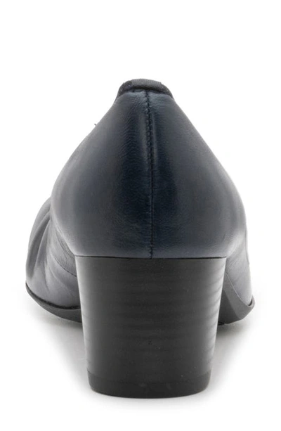 Ara Kendall Pump In Navy