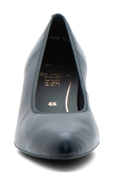Ara Kelly Pump In Navy