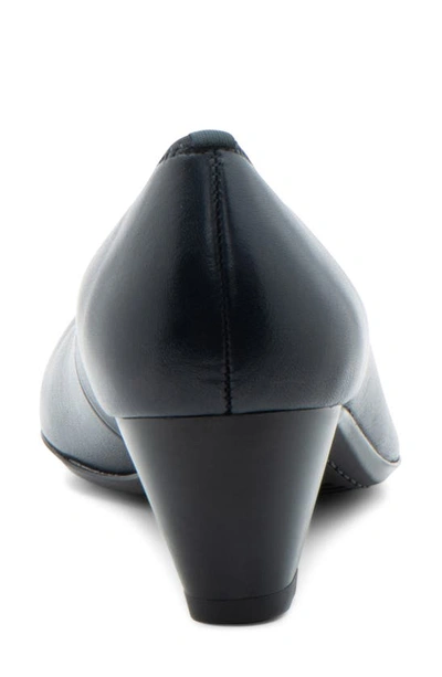 Ara Kelly Pump In Navy
