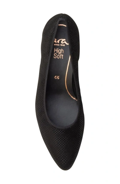 Ara Kelly Pump In Black