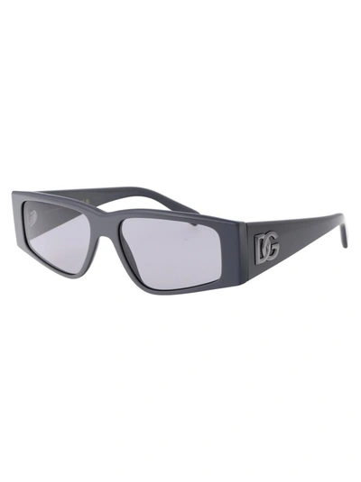 Dolce & Gabbana Eyewear Rectangular Frame Sunglasses In 3090m3 Grey