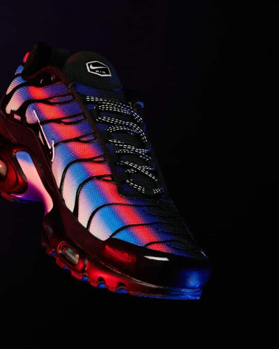 Pre-owned Nike Air Max Plus Black Blue Red Dz4509-001 Size 8.5 Us