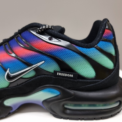 Pre-owned Nike Air Max Plus Black Blue Red Dz4509-001 Size 8.5 Us