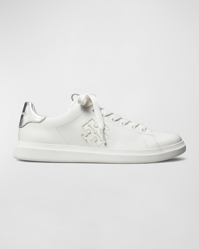 Shop Tory Burch Howell Bicolor Double T Low-top Sneakers In Titanium White /