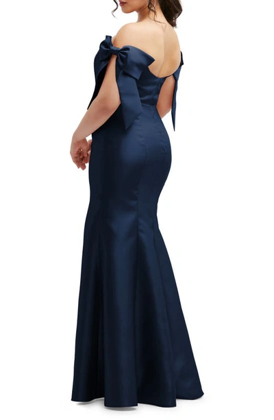 Alfred Sung Off The Shoulder Bow Corset Satin Trumpet Gown In Midnight