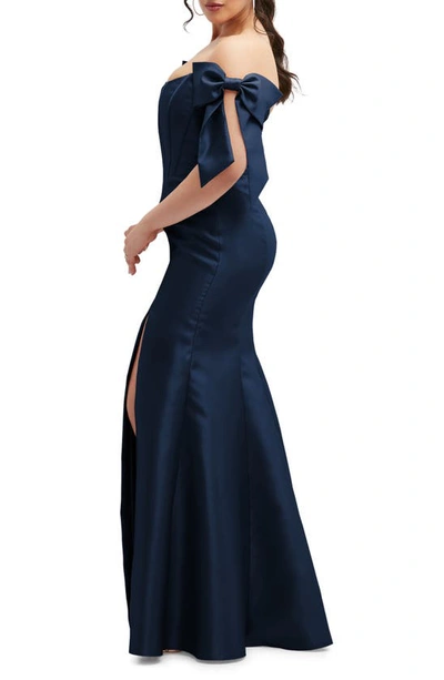 Alfred Sung Off The Shoulder Bow Corset Satin Trumpet Gown In Midnight