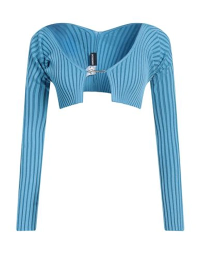 Jacquemus Pralù Logo-plaque Cropped Cardigan In Blue