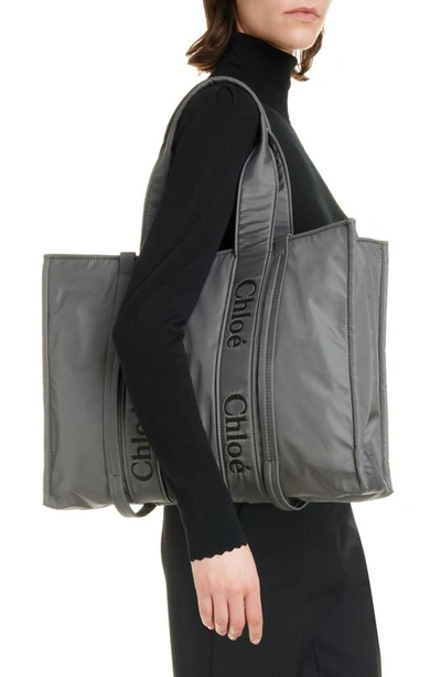 Shop Chloé Large Woody Tote In Black 001