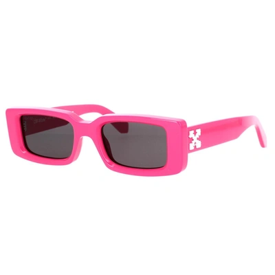 Shop Off-white Sunglasses In Pink