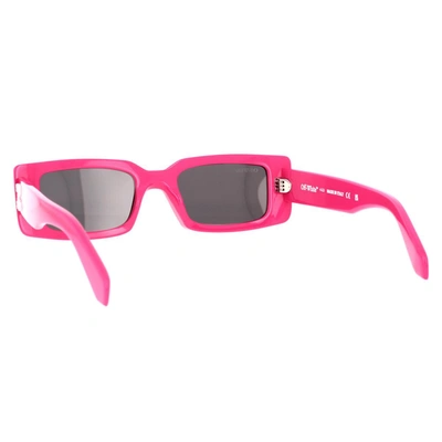 Shop Off-white Sunglasses In Pink