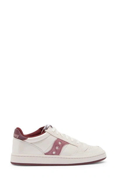 Saucony Jazz Court Low Top Sneaker In Plum