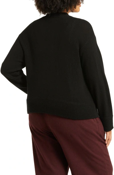 Vince Wool-cashmere Boxy V-neck Cardigan In Black