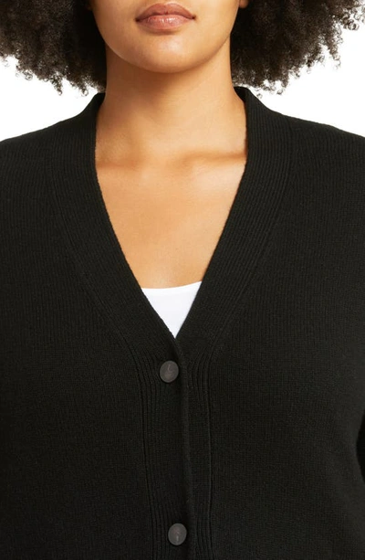 Vince Wool-cashmere Boxy V-neck Cardigan In Black