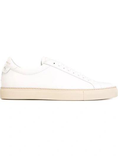 Shop Givenchy Klassische Sneakers In White