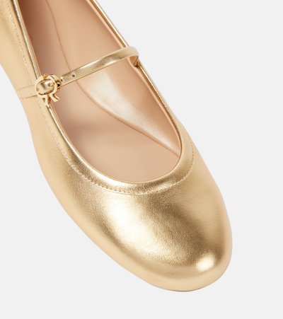 Shop Gianvito Rossi Carla Metallic Leather Ballet Flats In Gold