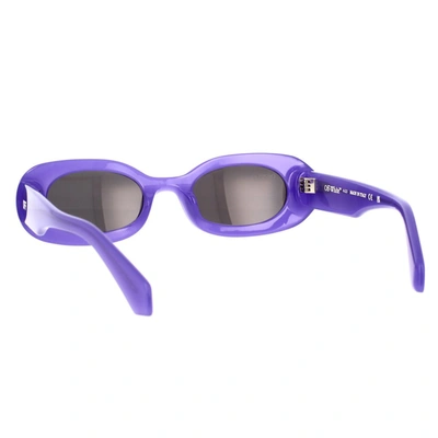 Shop Off-white Sunglasses In Viola