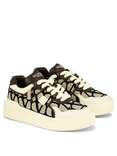 Valentino Garavani One Stud XL Low-top Sneaker in Nappa Leather and Toile Iconographe Fabric Man Beige/Black 40.5