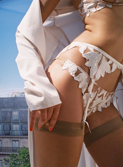 Fleur Du Mal Lily Velvet-effect Garter Belt In Ivory