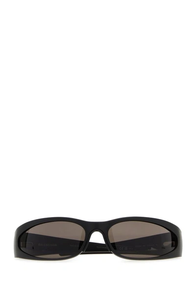 Shop Balenciaga Man Black Aluminum Reverse Xpander 2.0 Sunglasses
