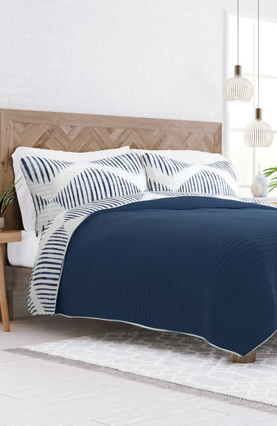 Ienjoy Home 3-piece Distressed Print Quilt Set In Navy