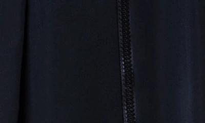 Akris Punto Pleated Taffeta Front-zip Skirt With Belt In Black