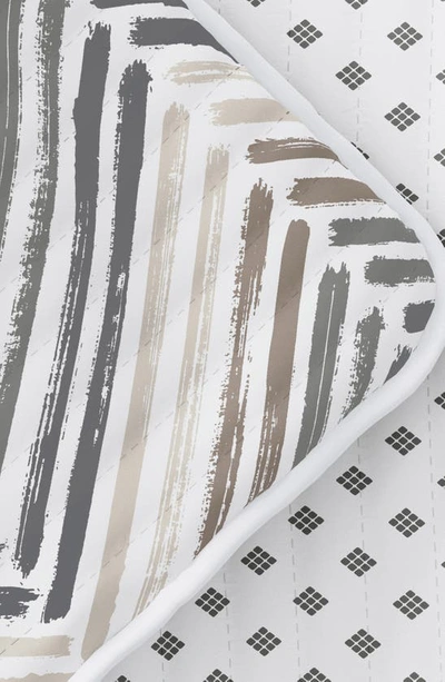 Shop Ienjoy Home Homespun 3-piece Diamond Chevron Quilt Set In Light Gray