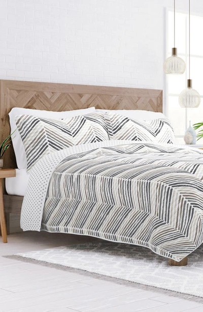 Ienjoy Home 3-piece Diamond Chevron Quilt Set In Light Gray