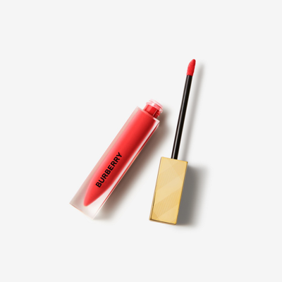 Shop Burberry Kisses Liquid Matte - Military Red No.109 In Military Red 109