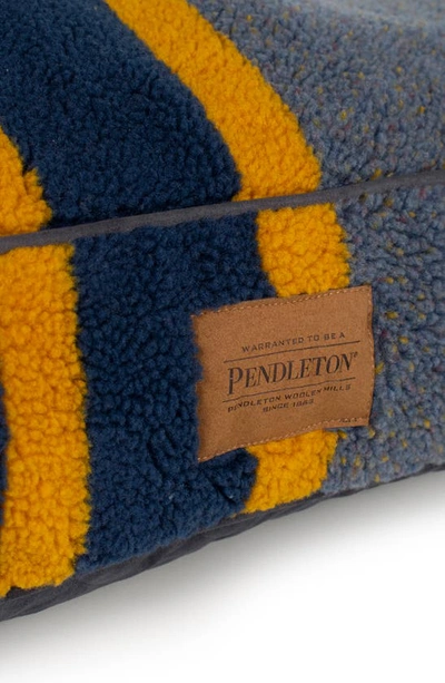 Pendleton Napper Pet Bed In Lake