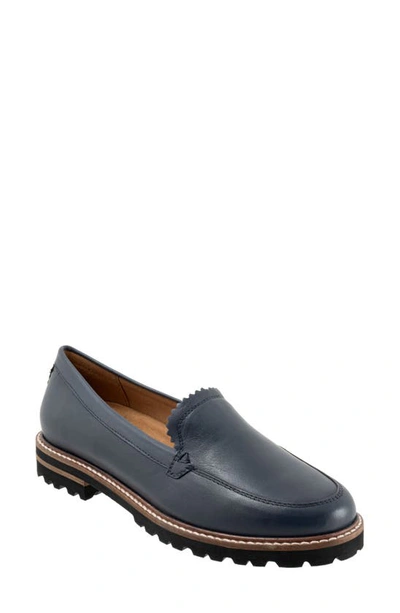 Trotters Fayth Loafer In Navy