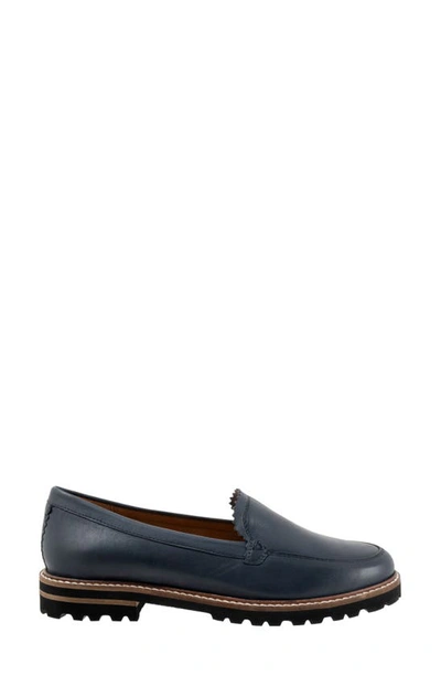 Trotters Fayth Loafer In Navy