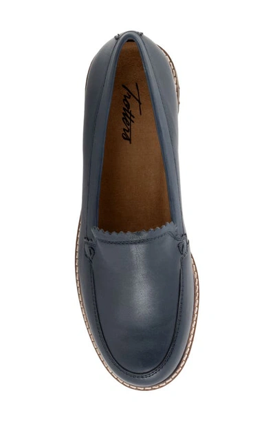Trotters Fayth Loafer In Navy
