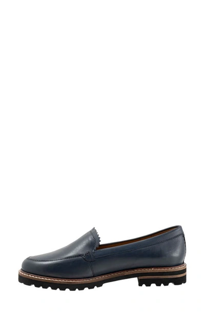 Trotters Fayth Loafer In Navy