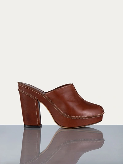 Shop Frame Elio Clogs Tobacco Leather In Brown