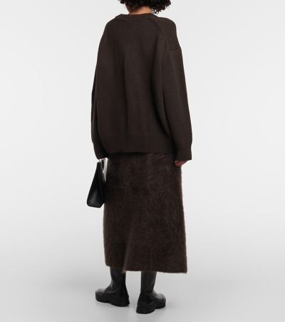 Lisa Yang Renske Crew-neck Cashmere Jumper In Brown