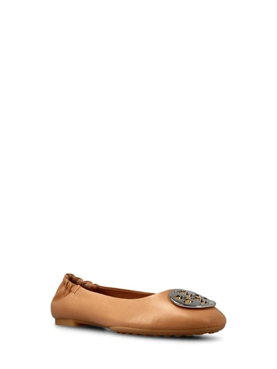 Shop Tory Burch Flat Shoes In Light Sand/gold/silver