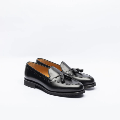 Shop Berwick 1707 Tassel Loafer In Black Leather With Rubber Sole In Nero