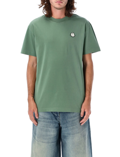 Shop Moncler Genius Branded T-shirt In Green