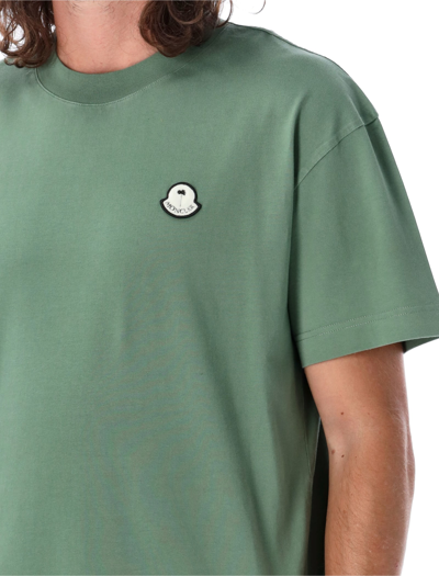 Shop Moncler Genius Branded T-shirt In Green