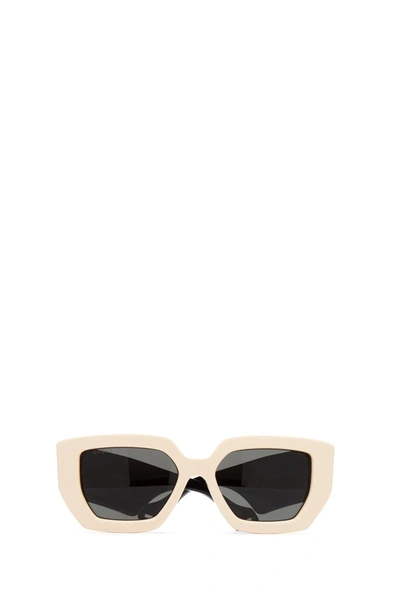 Shop Gucci Sunglasses In 9210