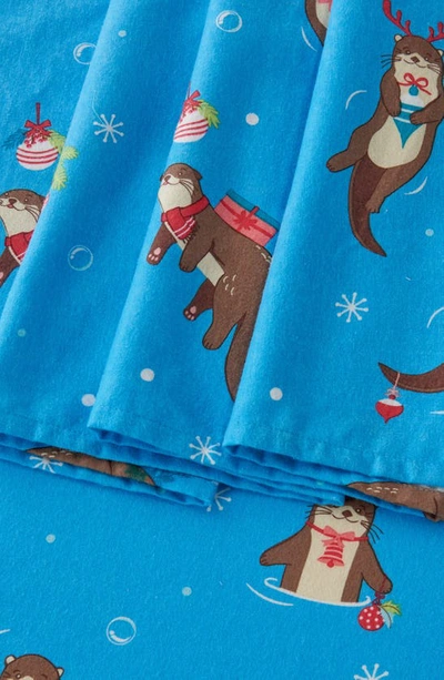 Woven & Weft Holiday Print Turkish Cotton Sheet Set In Otters In Snow
