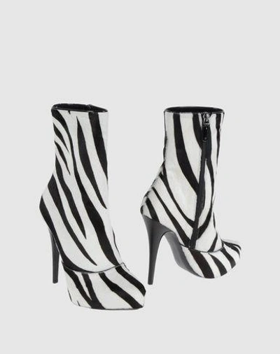 Shop Barbara Bui Ankle Boot In White